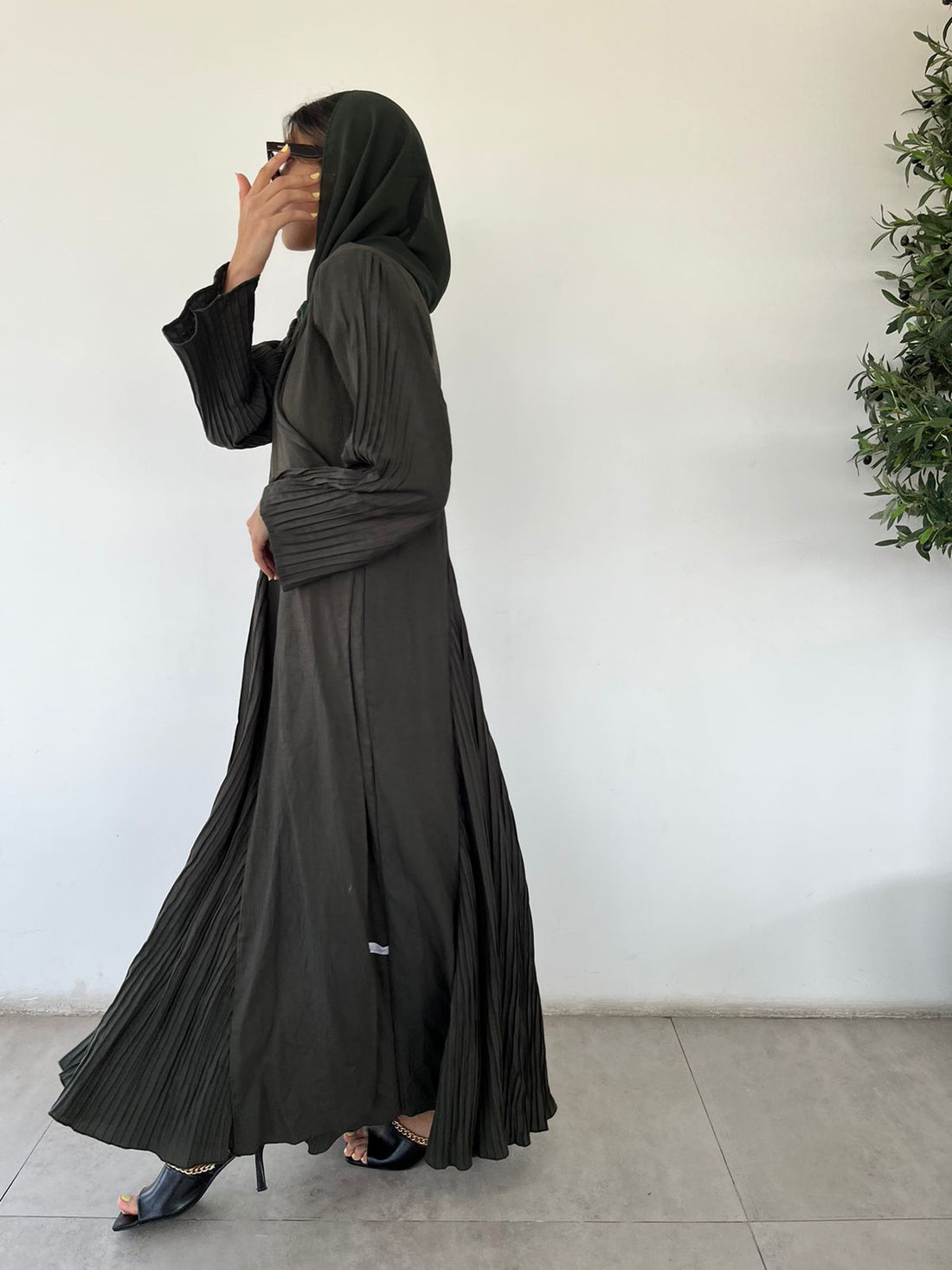 olive abaya