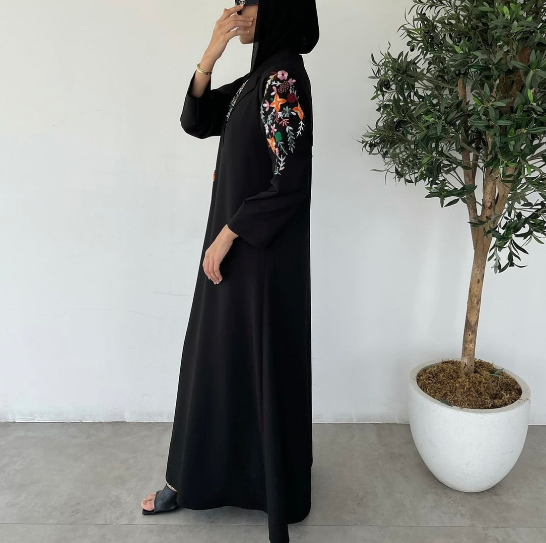 Pink flowers abaya