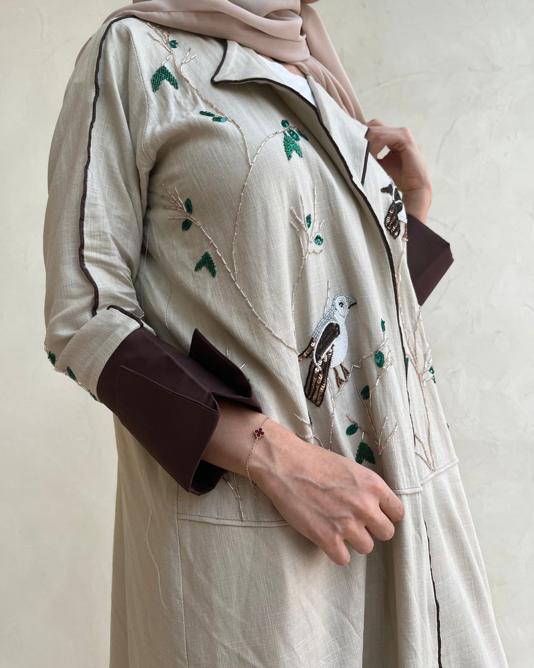 birds abaya