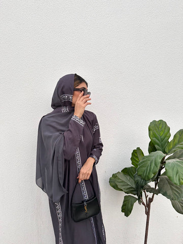 khadija abaya