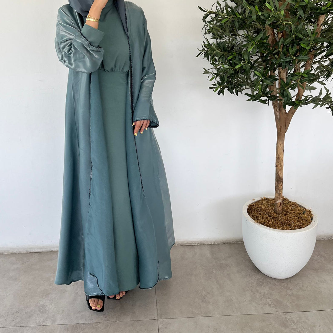 jasmin blue abaya