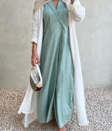 LUXURIOUS, BECAUSE YOU DESERVE FASHION