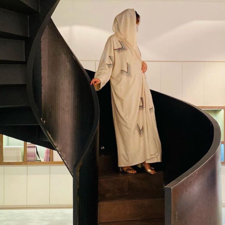 عباءة سادرة